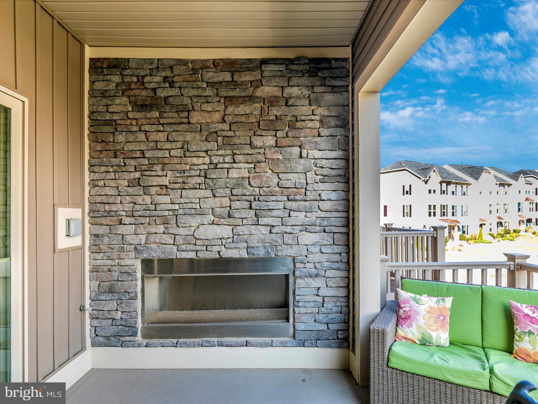 LAKE LINGANORE TOWN CENTER - Residential