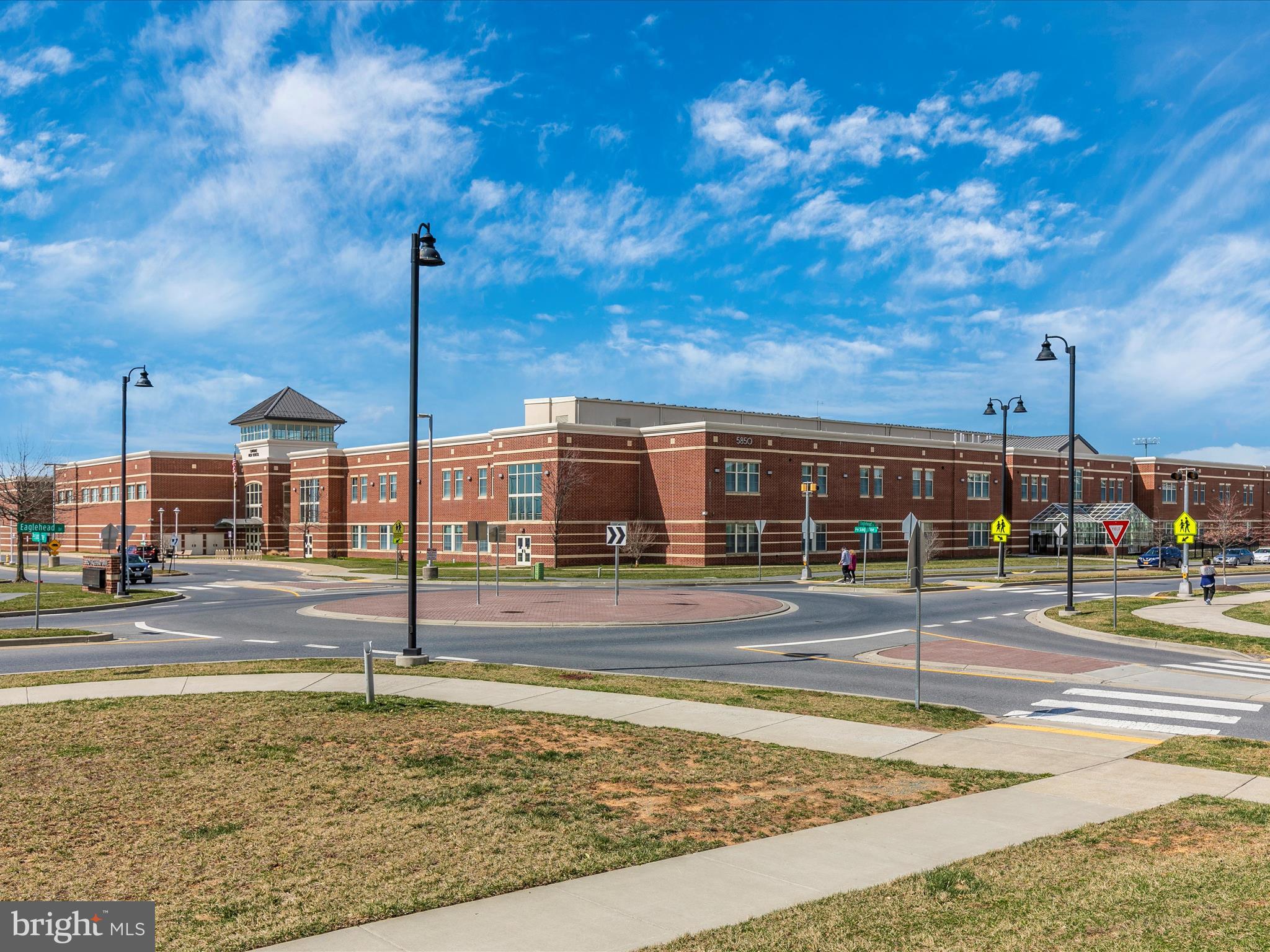 LAKE LINGANORE TOWN CENTER - Residential