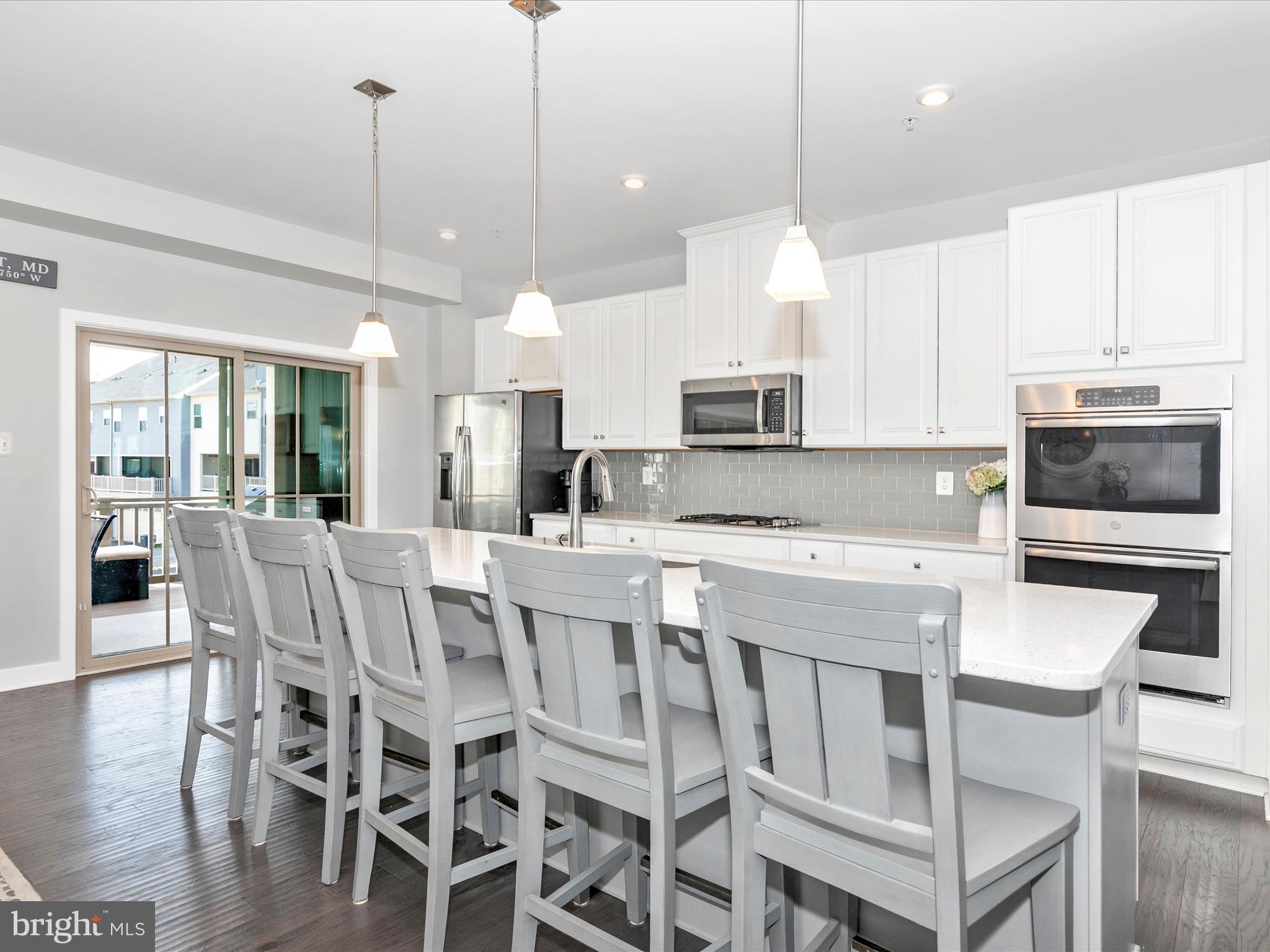 LAKE LINGANORE TOWN CENTER - Residential