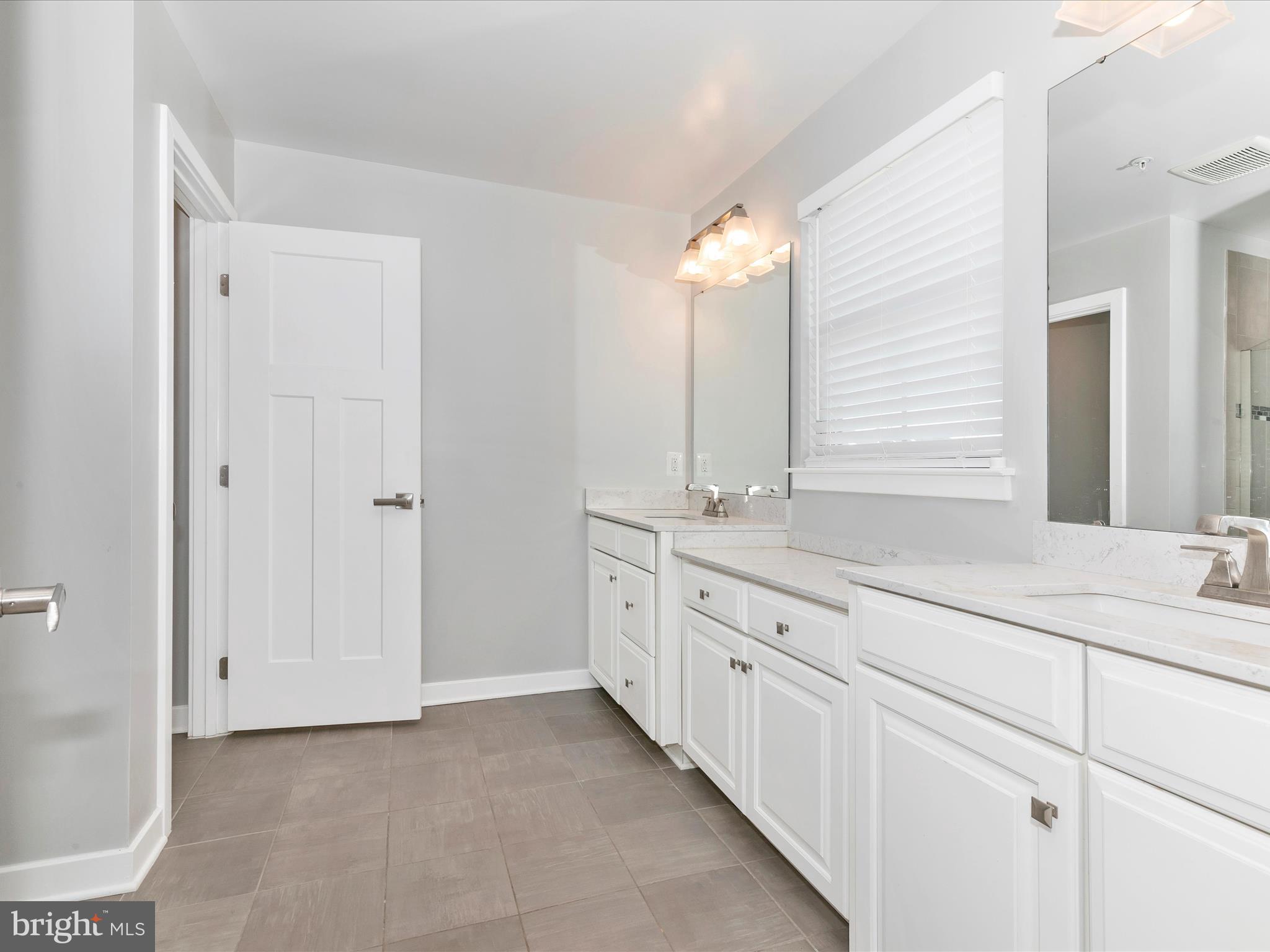 LAKE LINGANORE TOWN CENTER - Residential