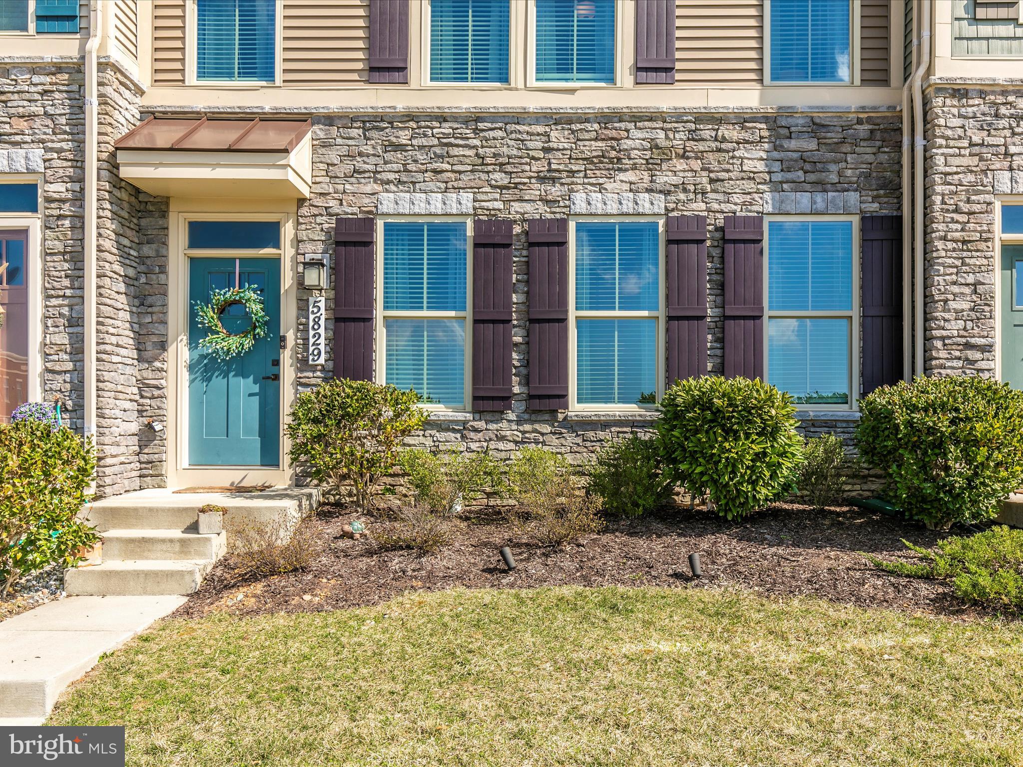 LAKE LINGANORE TOWN CENTER - Residential