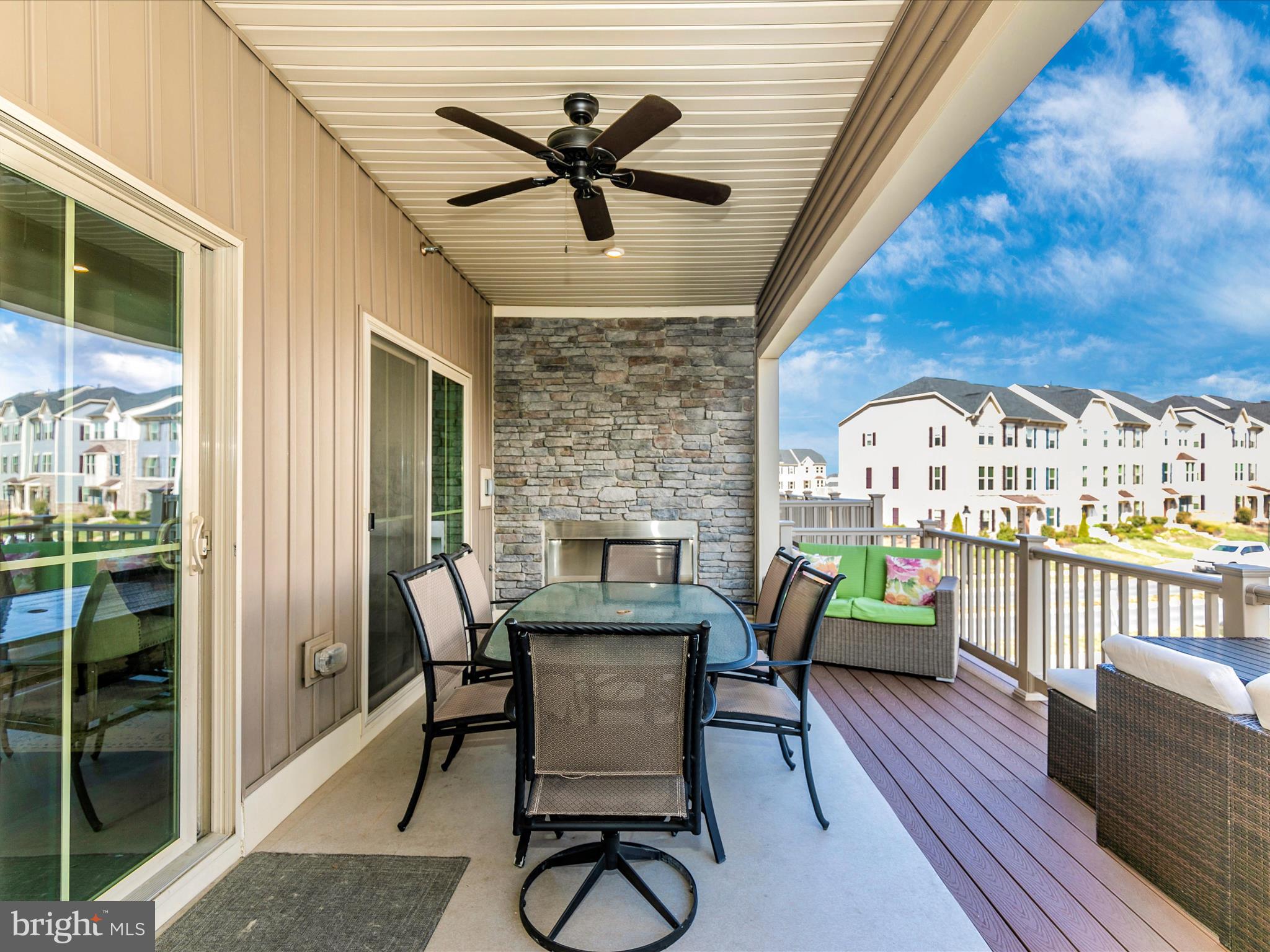 LAKE LINGANORE TOWN CENTER - Residential