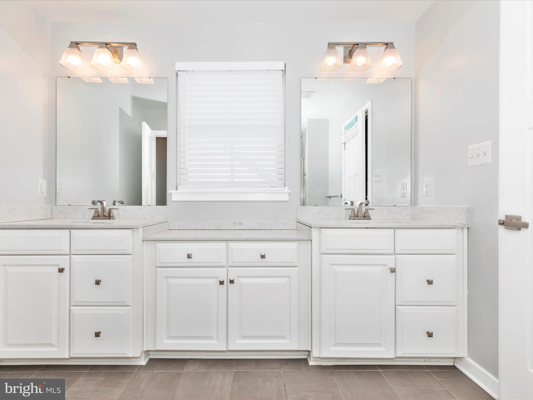 LAKE LINGANORE TOWN CENTER - Residential