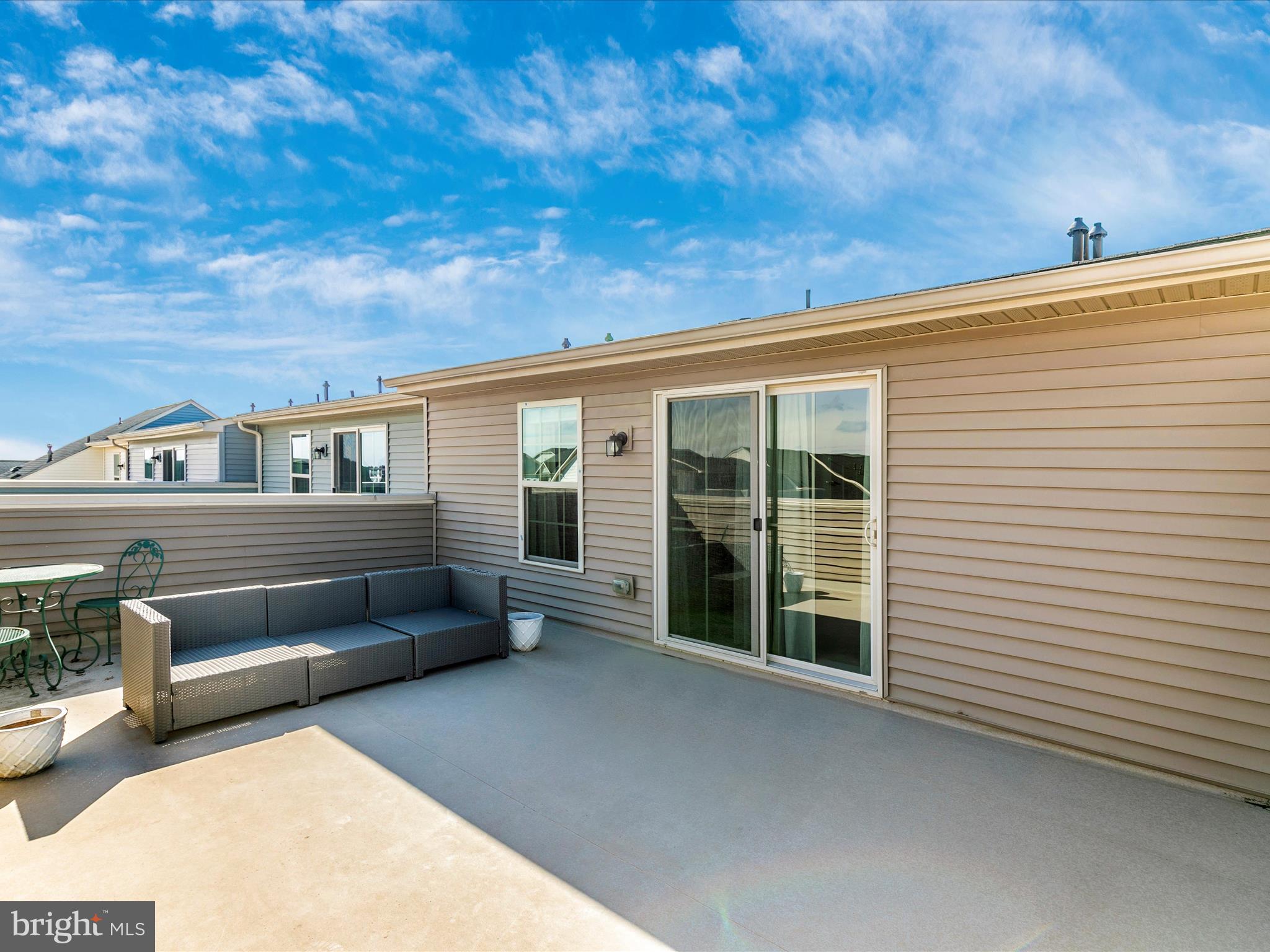 LAKE LINGANORE TOWN CENTER - Residential