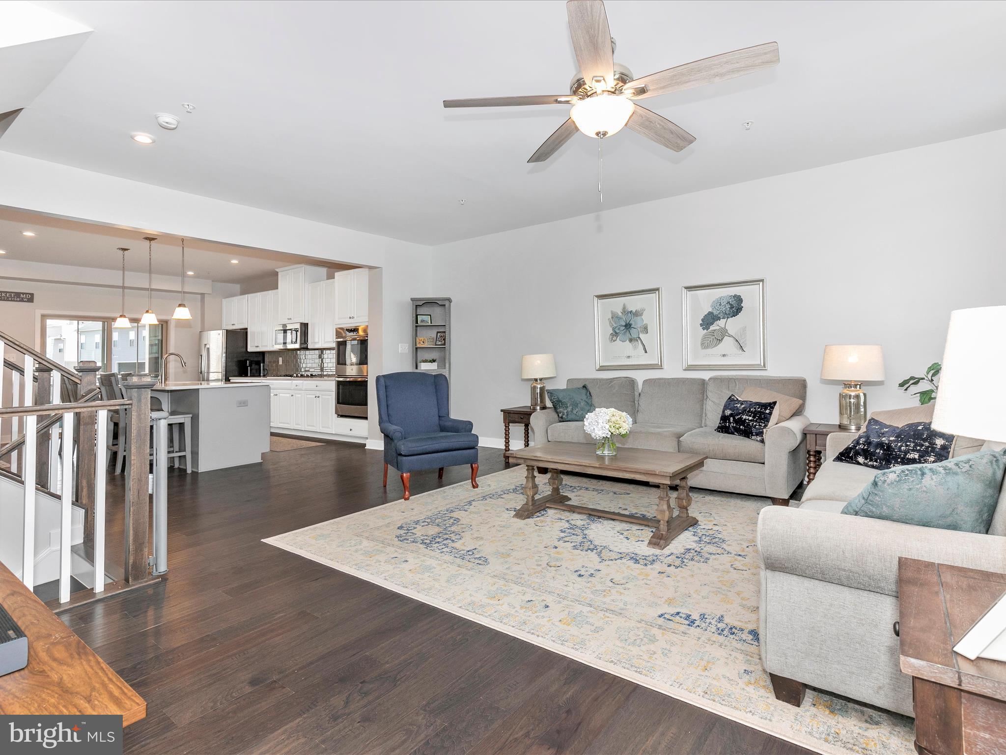 LAKE LINGANORE TOWN CENTER - Residential