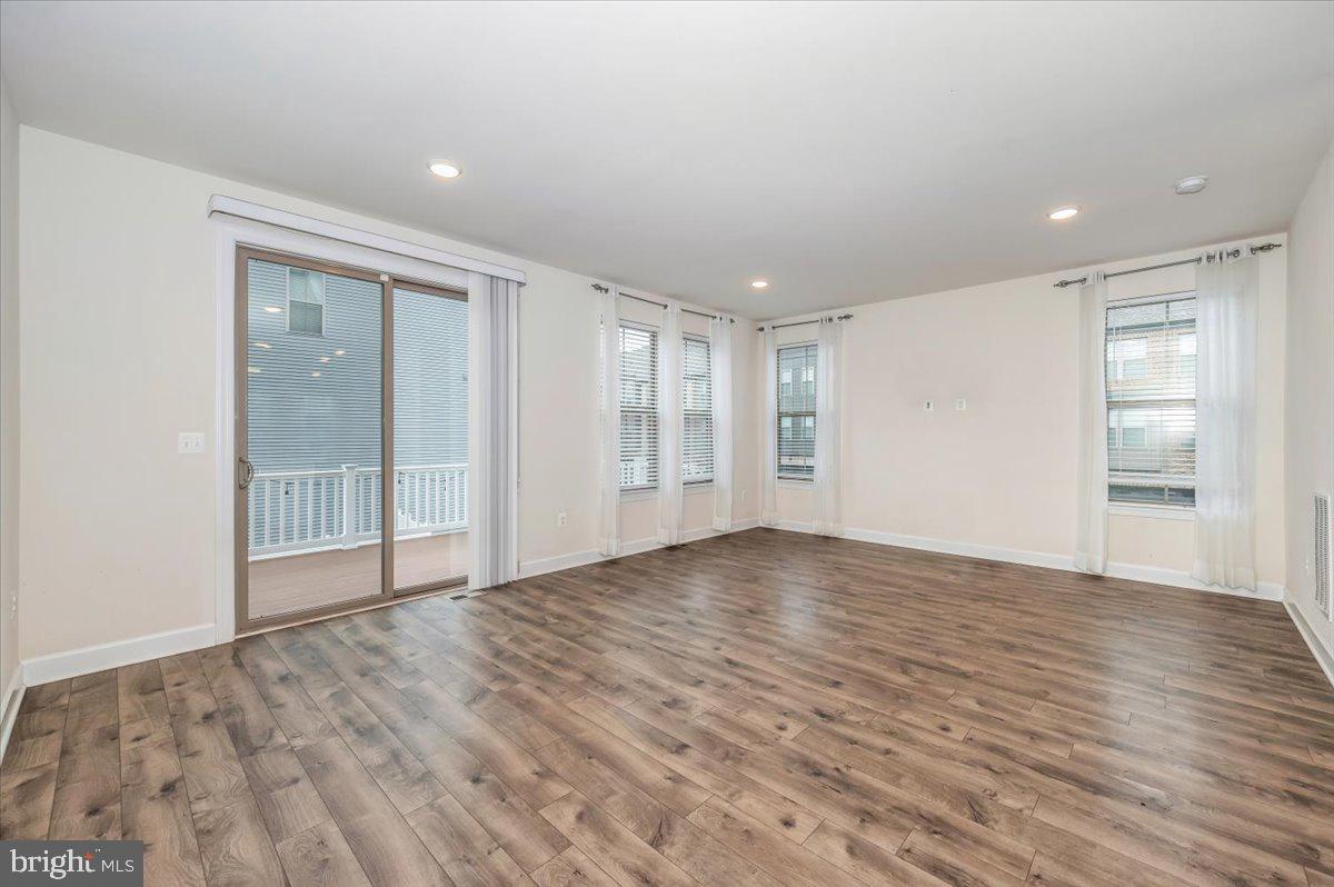 DOMINION TRAIL - Residential Lease