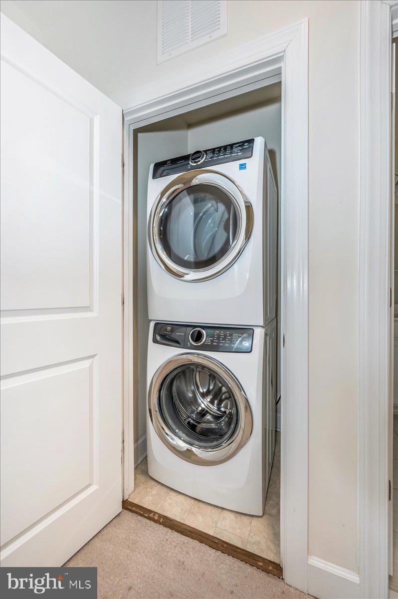 DOMINION TRAIL - Residential Lease