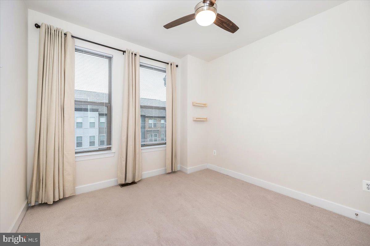 DOMINION TRAIL - Residential Lease