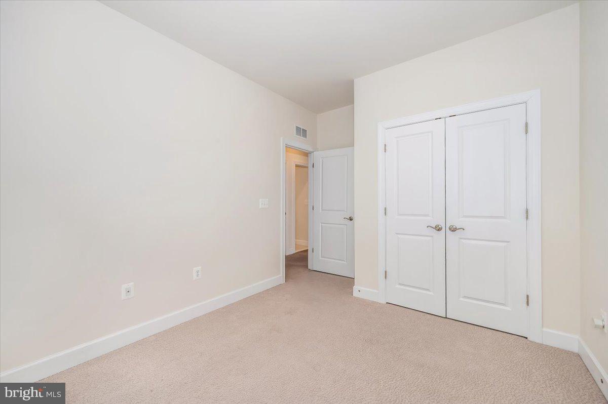 DOMINION TRAIL - Residential Lease