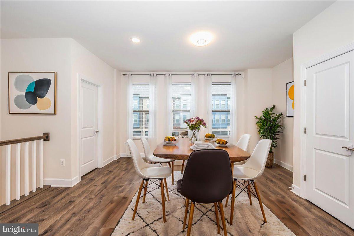 DOMINION TRAIL - Residential Lease