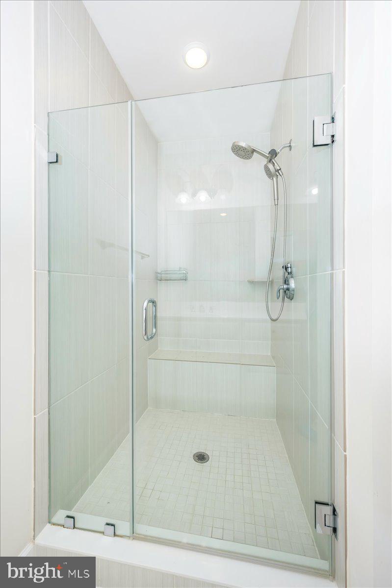 DOMINION TRAIL - Residential Lease