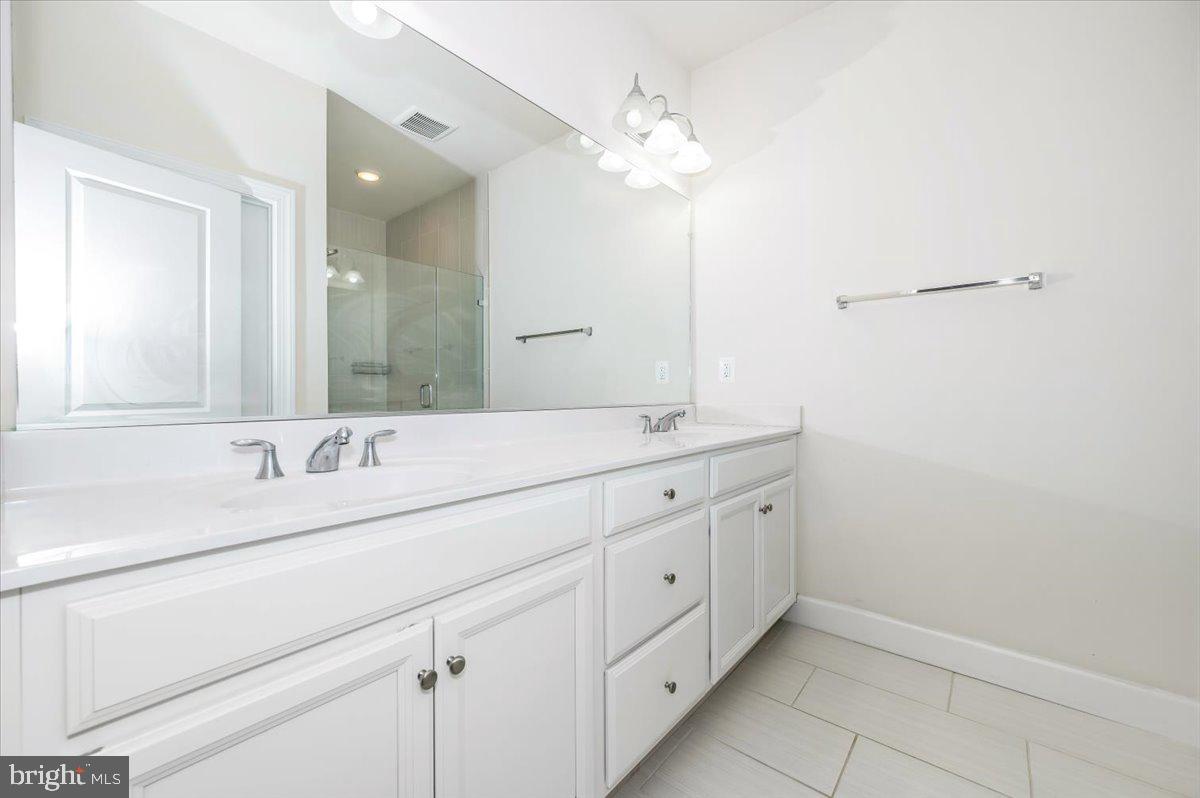 DOMINION TRAIL - Residential Lease