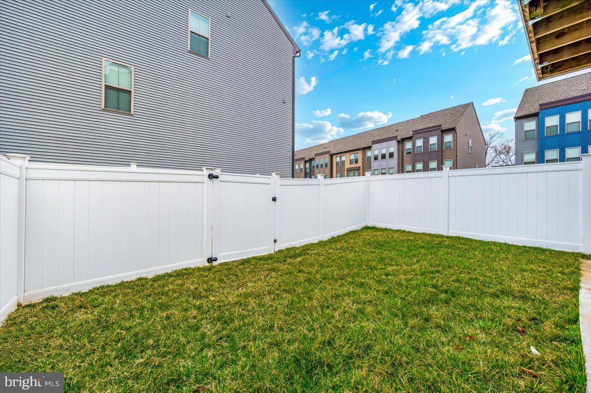 DOMINION TRAIL - Residential Lease