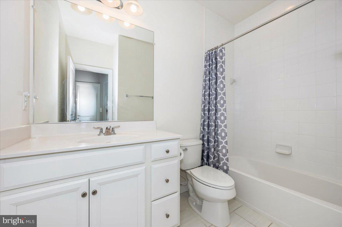 DOMINION TRAIL - Residential Lease