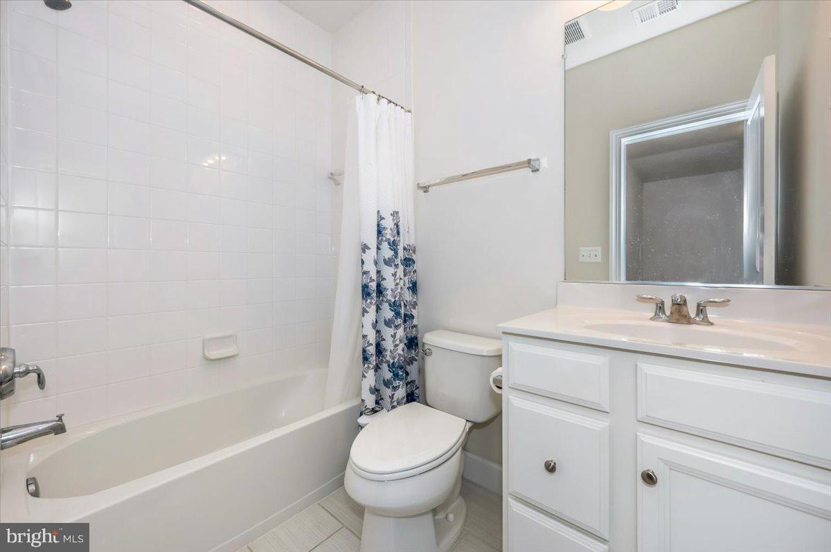 DOMINION TRAIL - Residential Lease