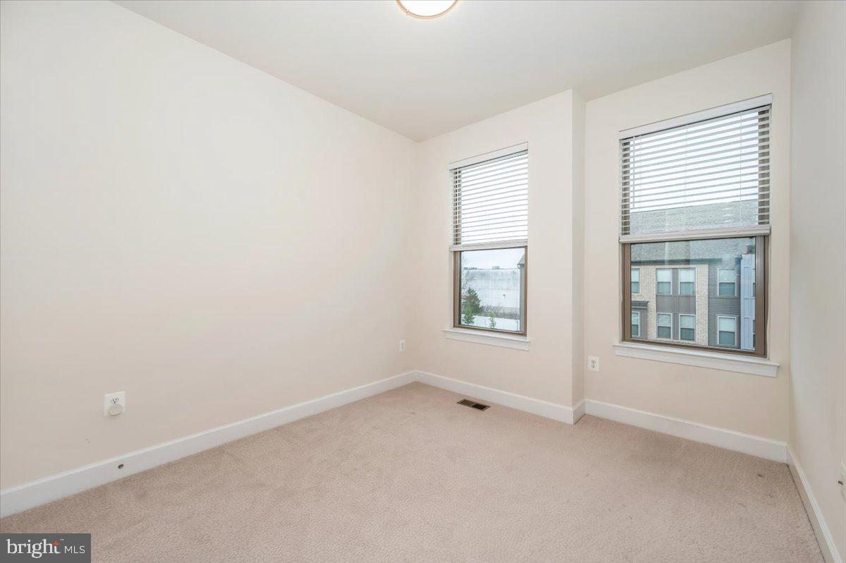 DOMINION TRAIL - Residential Lease