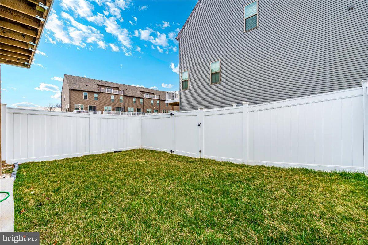 DOMINION TRAIL - Residential Lease