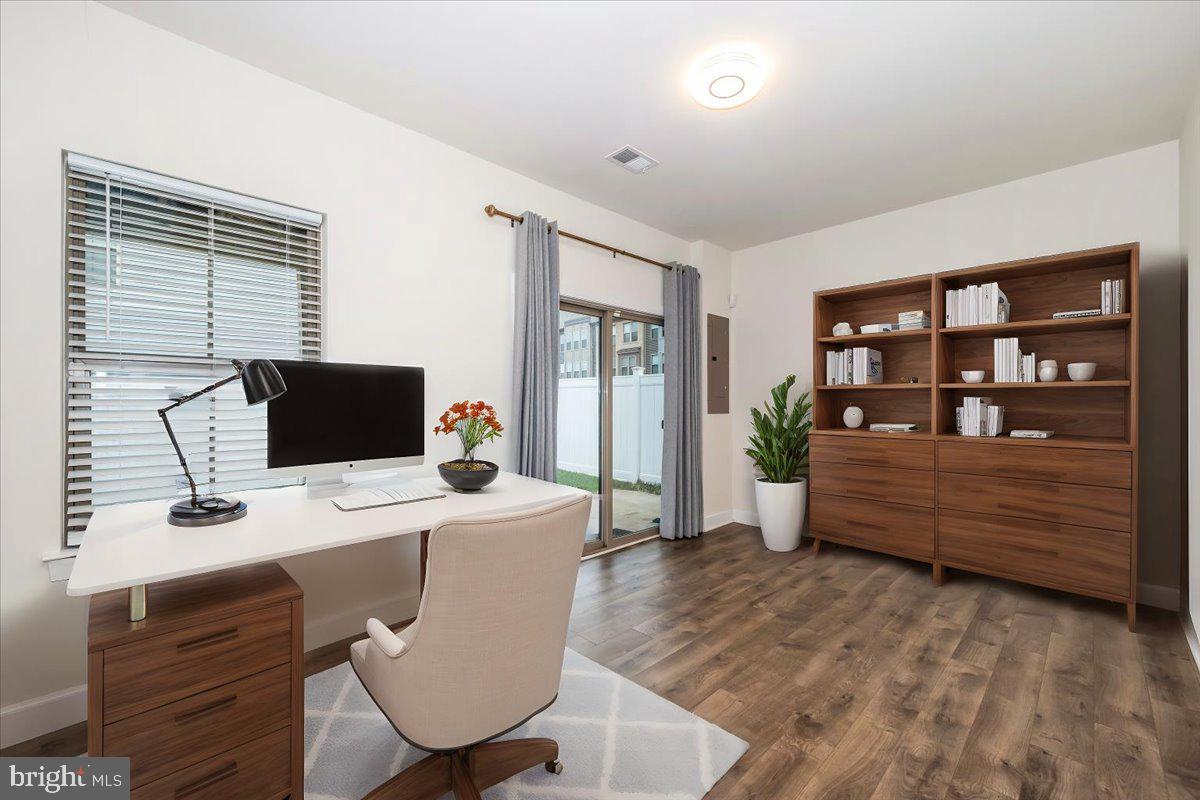 DOMINION TRAIL - Residential Lease