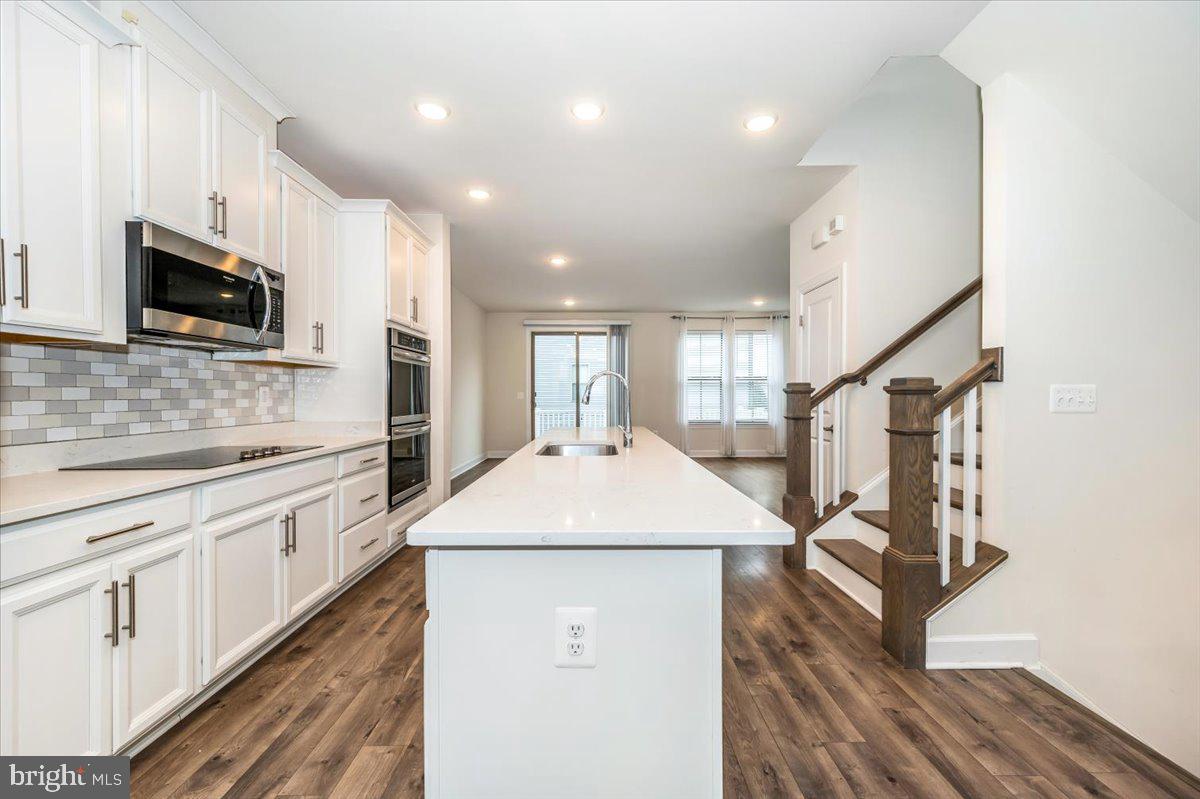 DOMINION TRAIL - Residential Lease