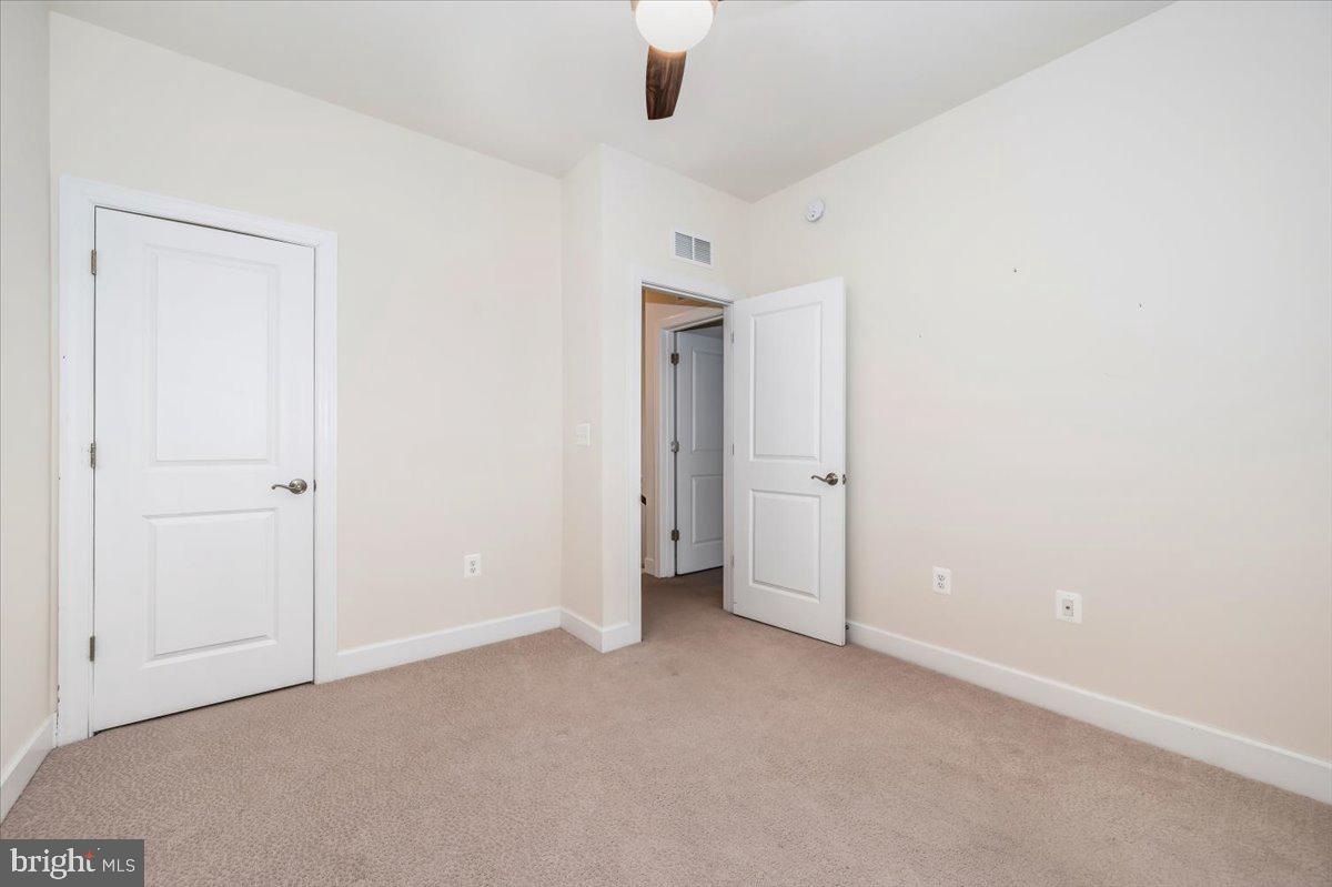 DOMINION TRAIL - Residential Lease