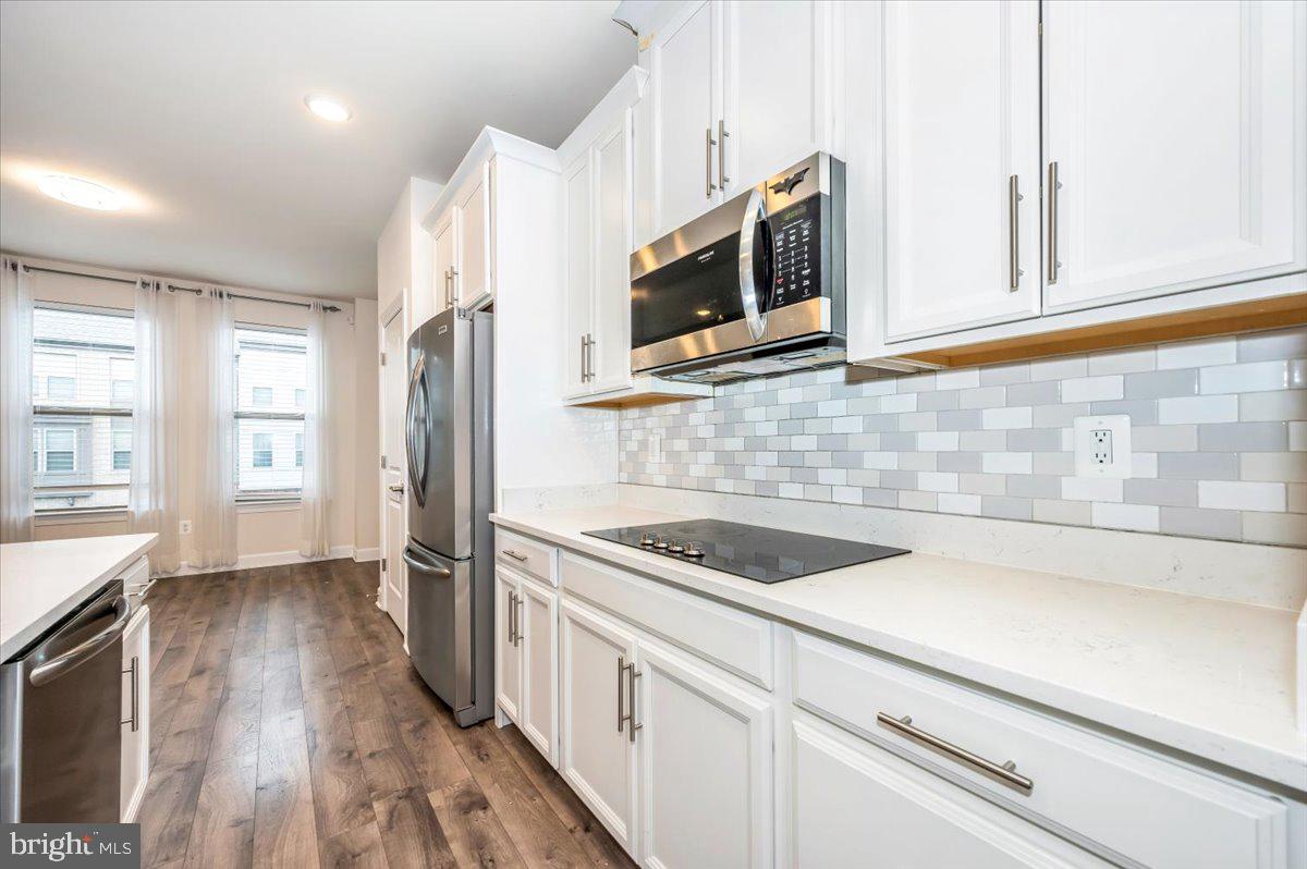 DOMINION TRAIL - Residential Lease