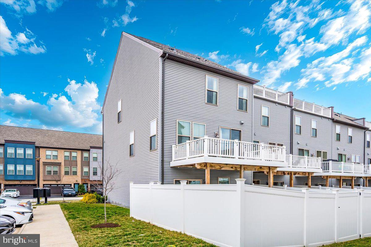 DOMINION TRAIL - Residential Lease