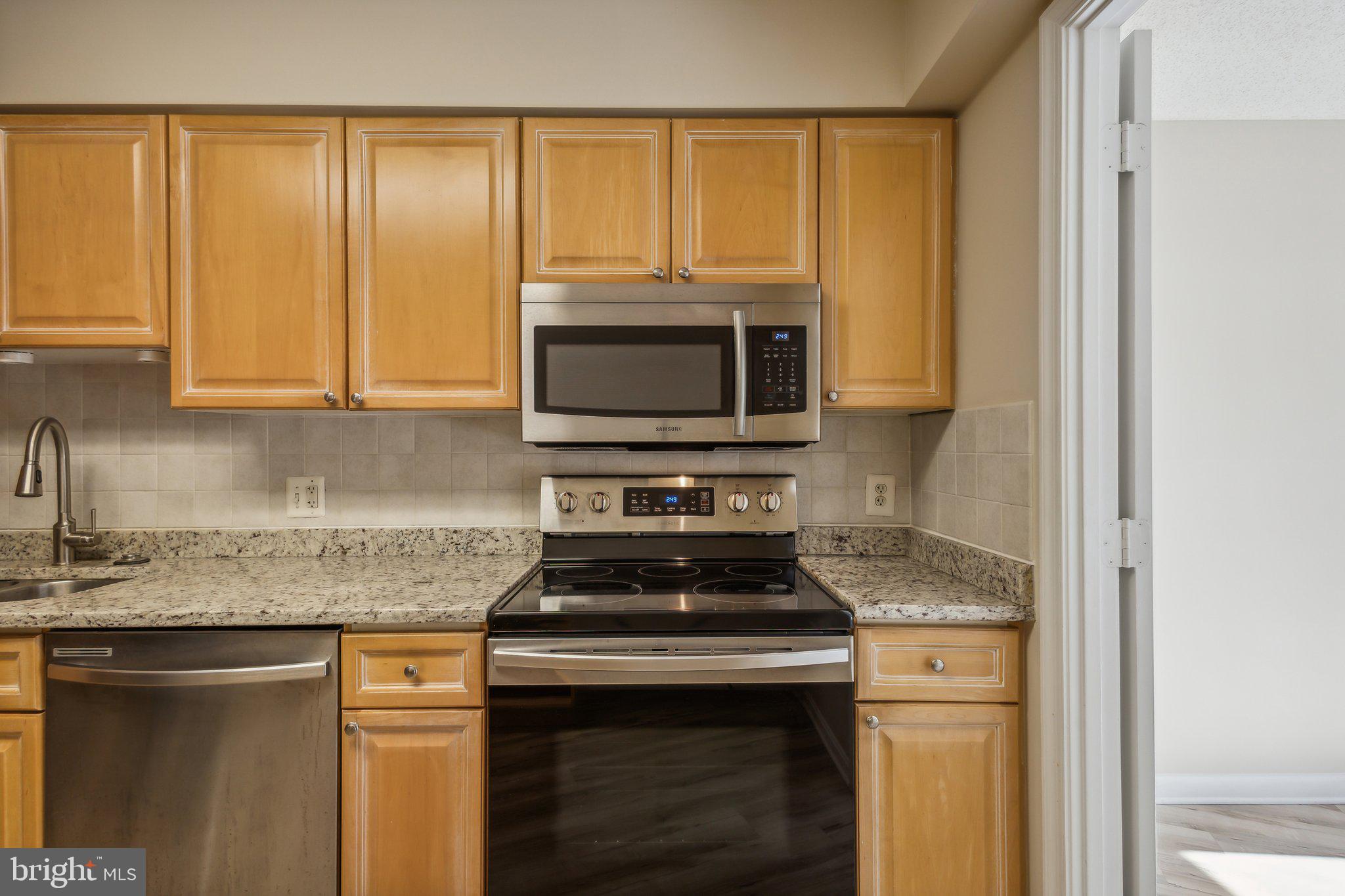 LANSDOWNE WOODS - Residential