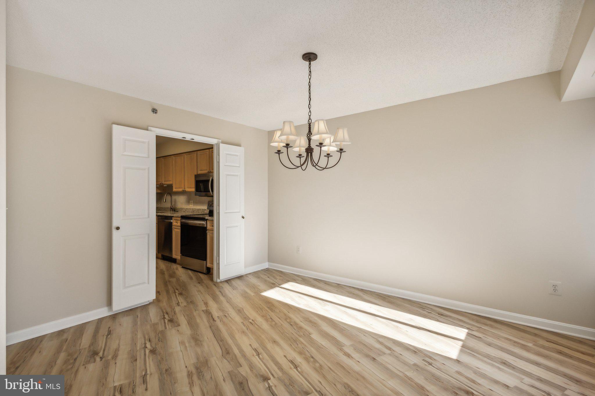 LANSDOWNE WOODS - Residential