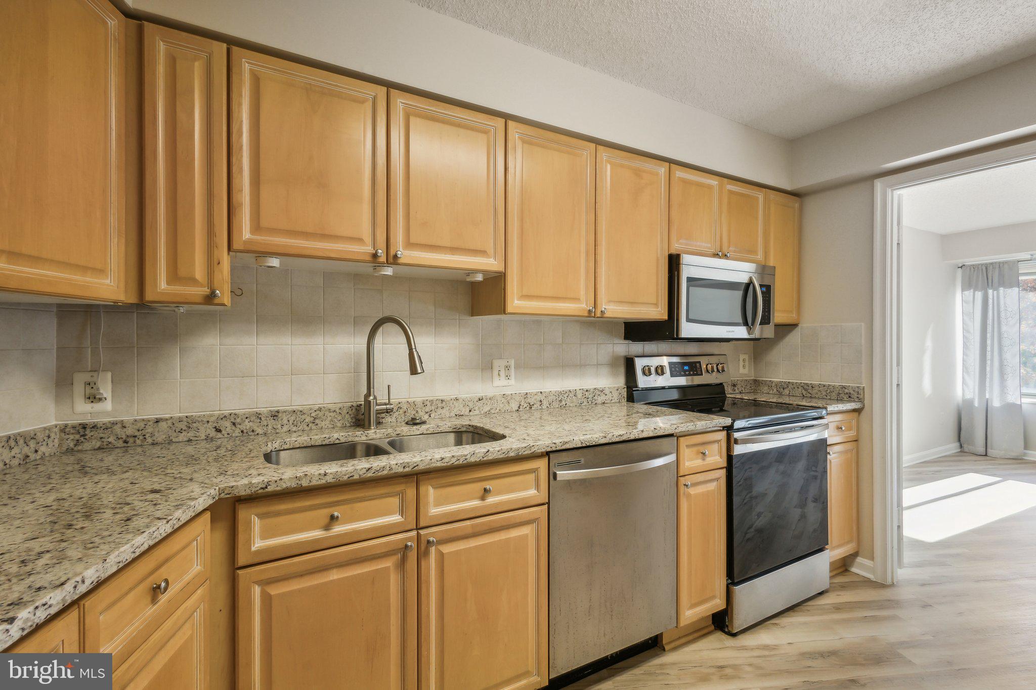 LANSDOWNE WOODS - Residential