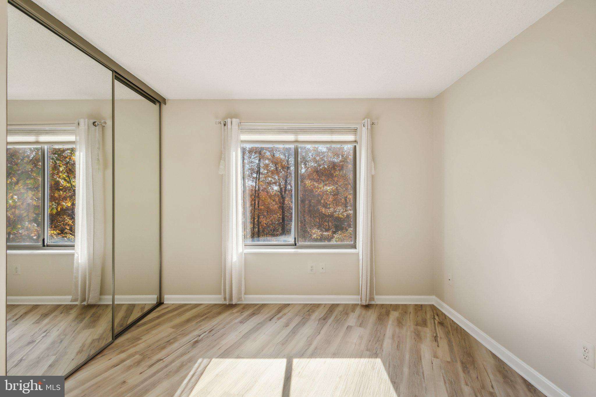 LANSDOWNE WOODS - Residential