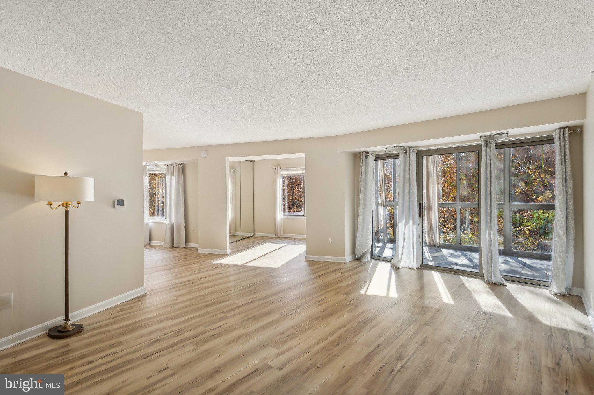 LANSDOWNE WOODS - Residential