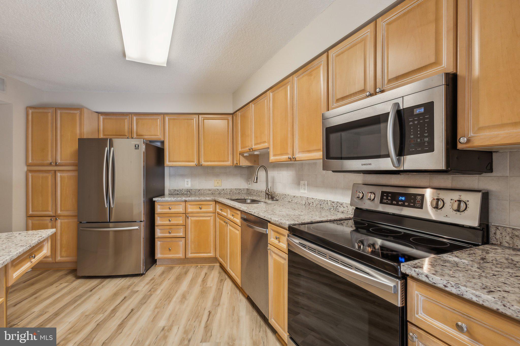 LANSDOWNE WOODS - Residential