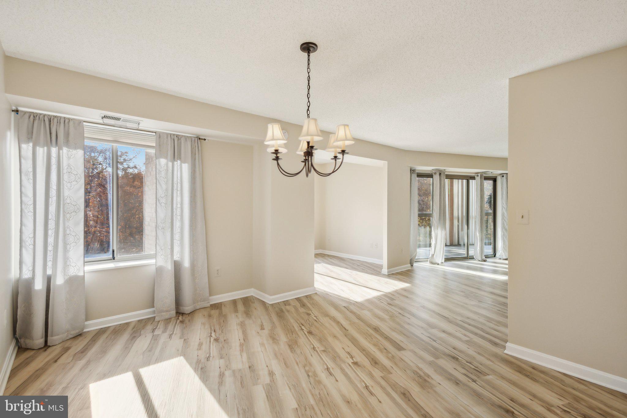 LANSDOWNE WOODS - Residential