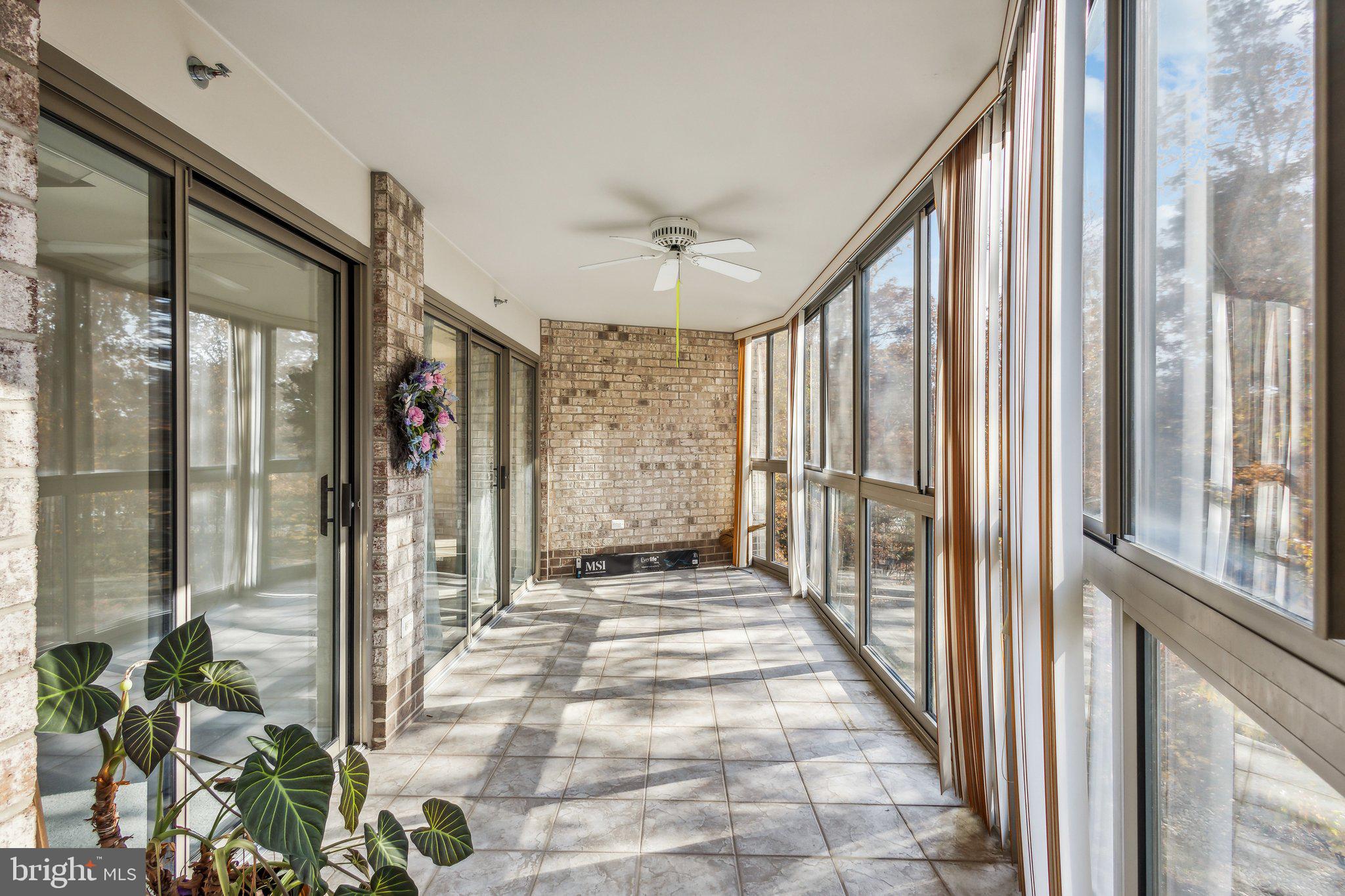 LANSDOWNE WOODS - Residential