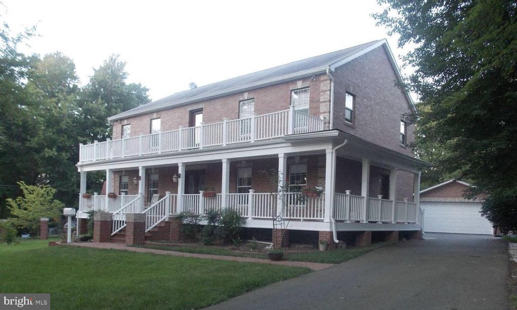 Photo of 4101 Roberts Road, FAIRFAX, VA 22032 (MLS # VAFC2007700)