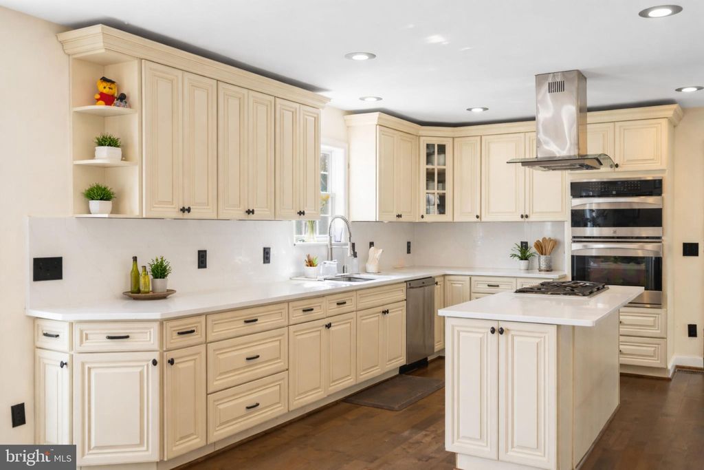 Photo of 4101 Roberts Road, FAIRFAX, VA 22032 (MLS # VAFC2007700)