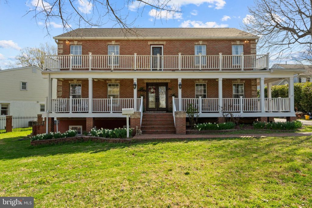 Photo of 4101 Roberts Road, FAIRFAX, VA 22032 (MLS # VAFC2007700)