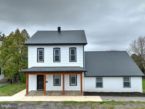 Homes For Sale - 215 E Market Street<br/> GRATZ, PA 17030