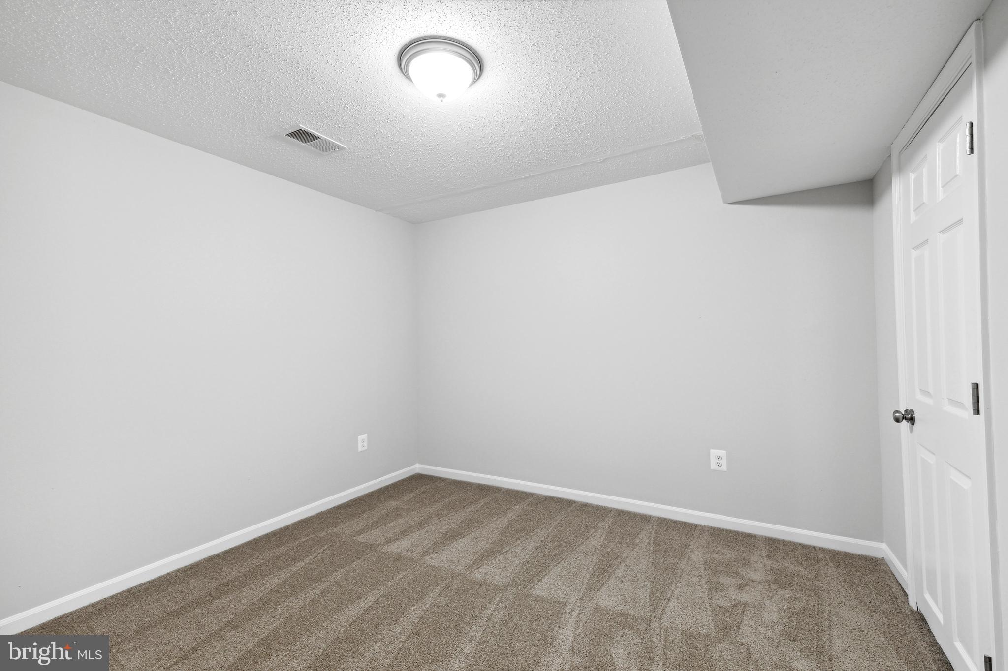 NOTTINGHAM VILLAGE - Residential