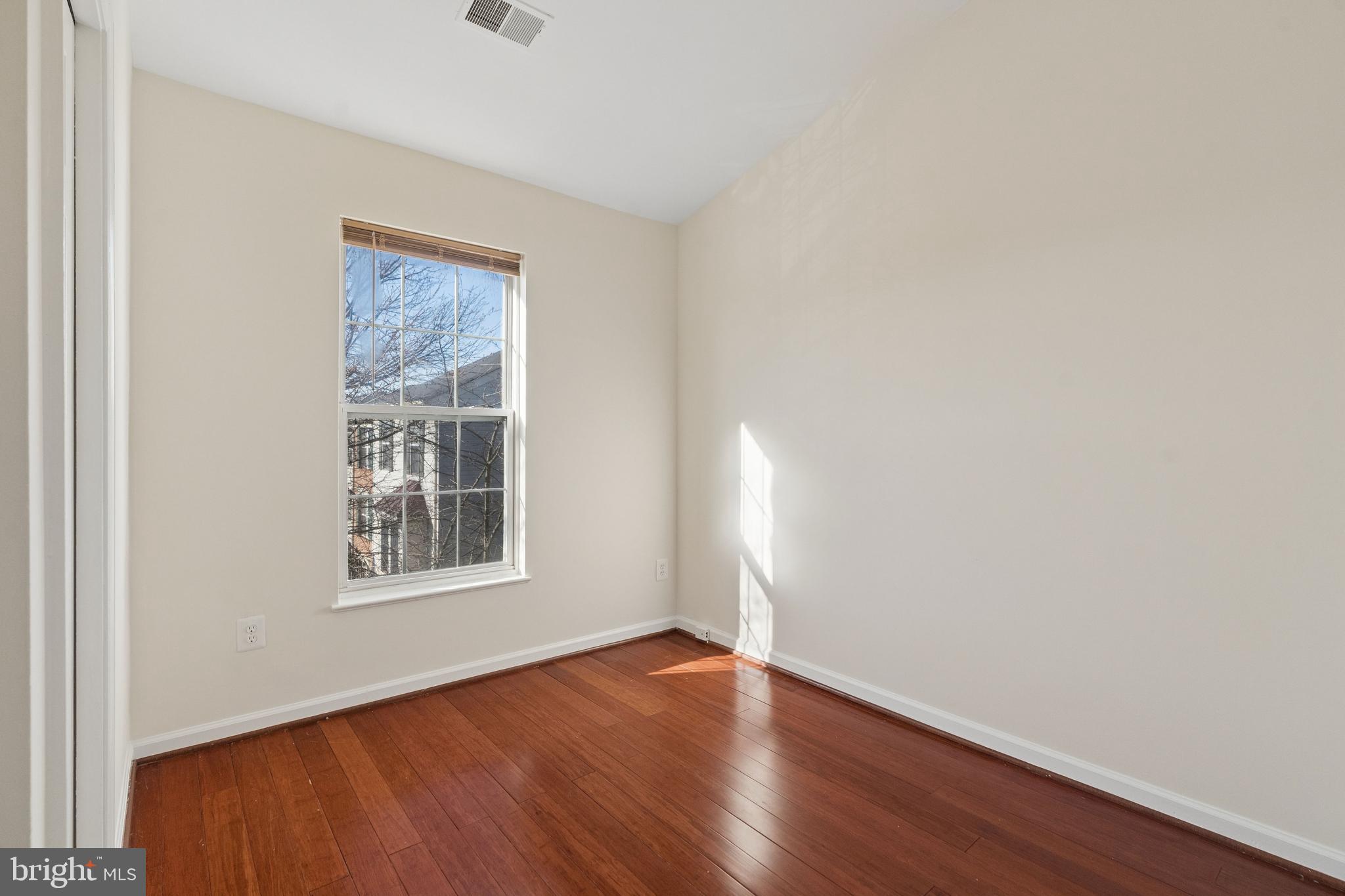 JAPONICA - Residential