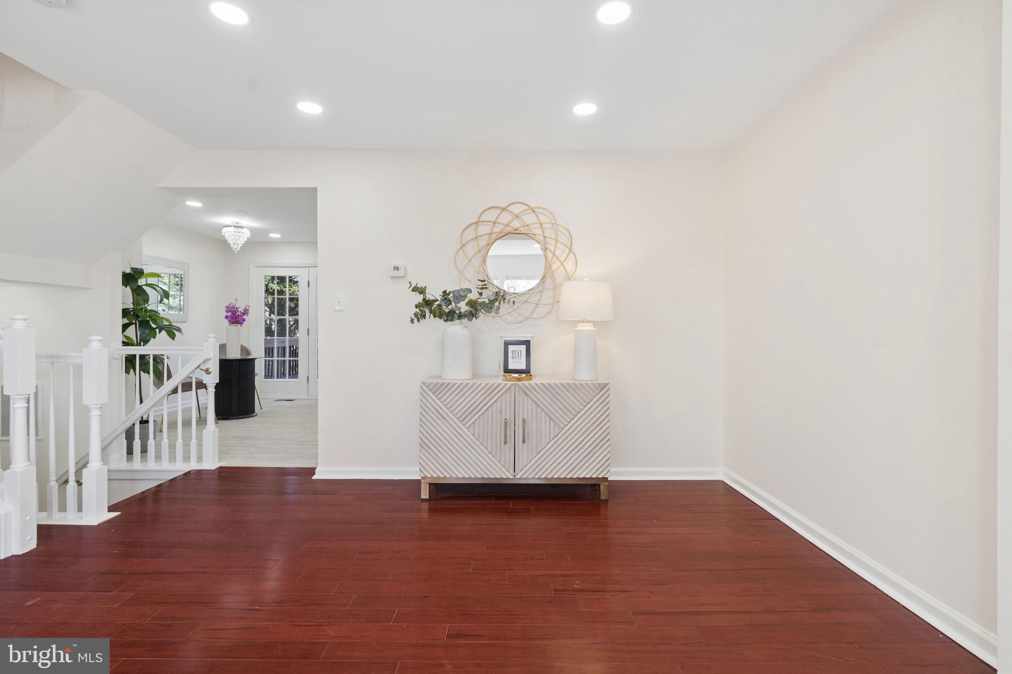 JAPONICA - Residential