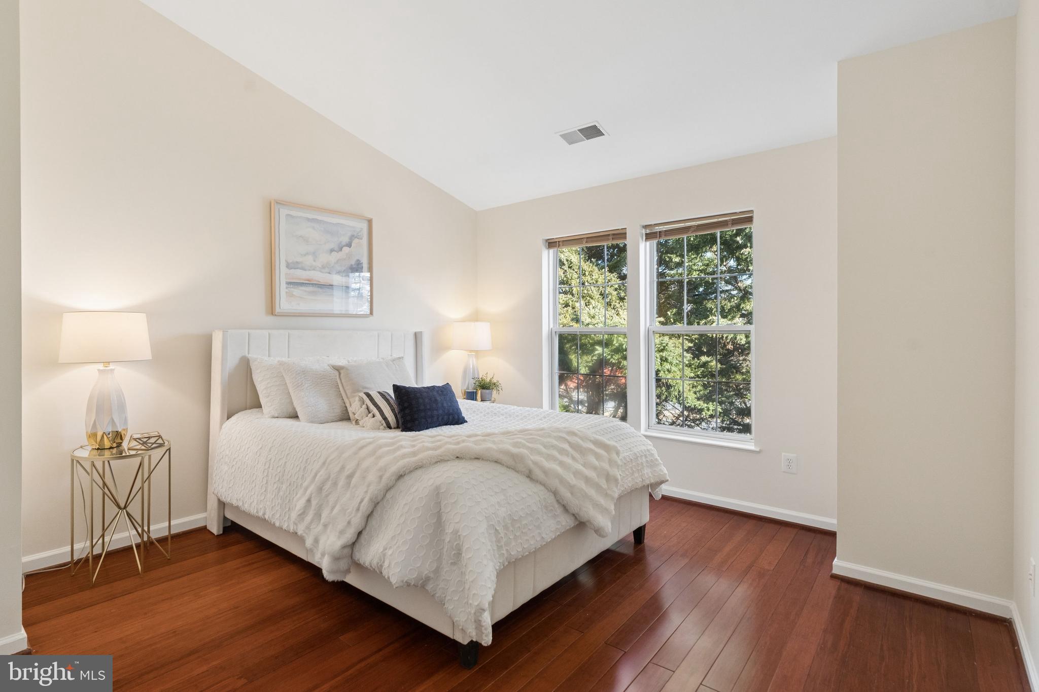 JAPONICA - Residential