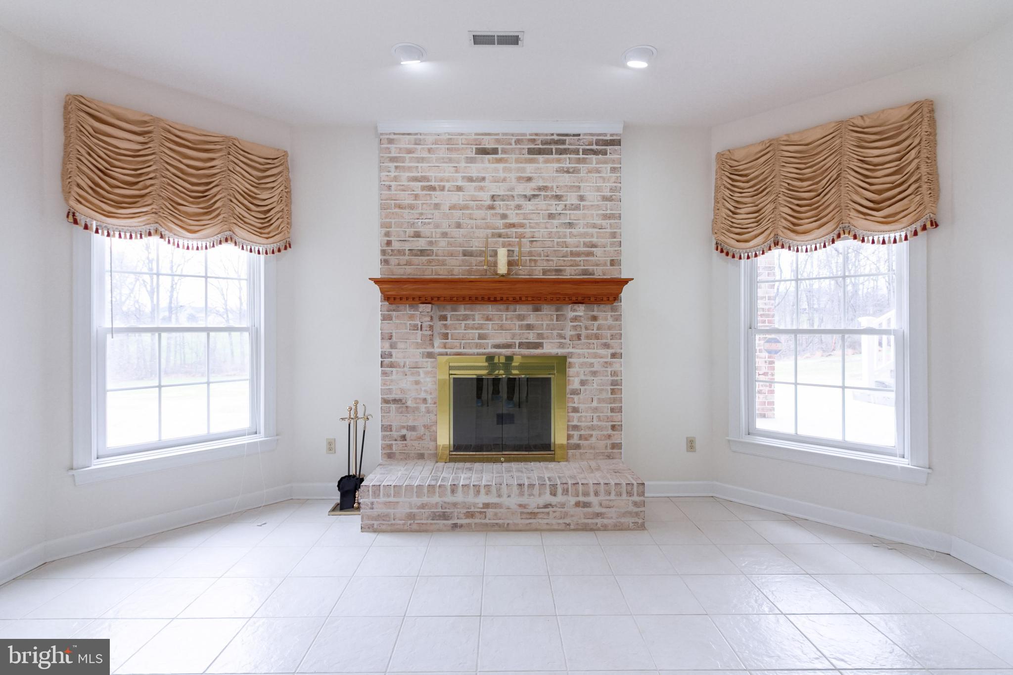 GOLD MINE CROSSING - Residential