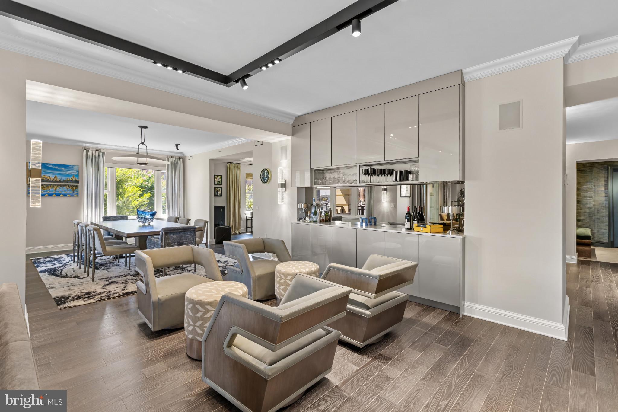 THE RITZ-CARLTON RESIDENCES - Residential