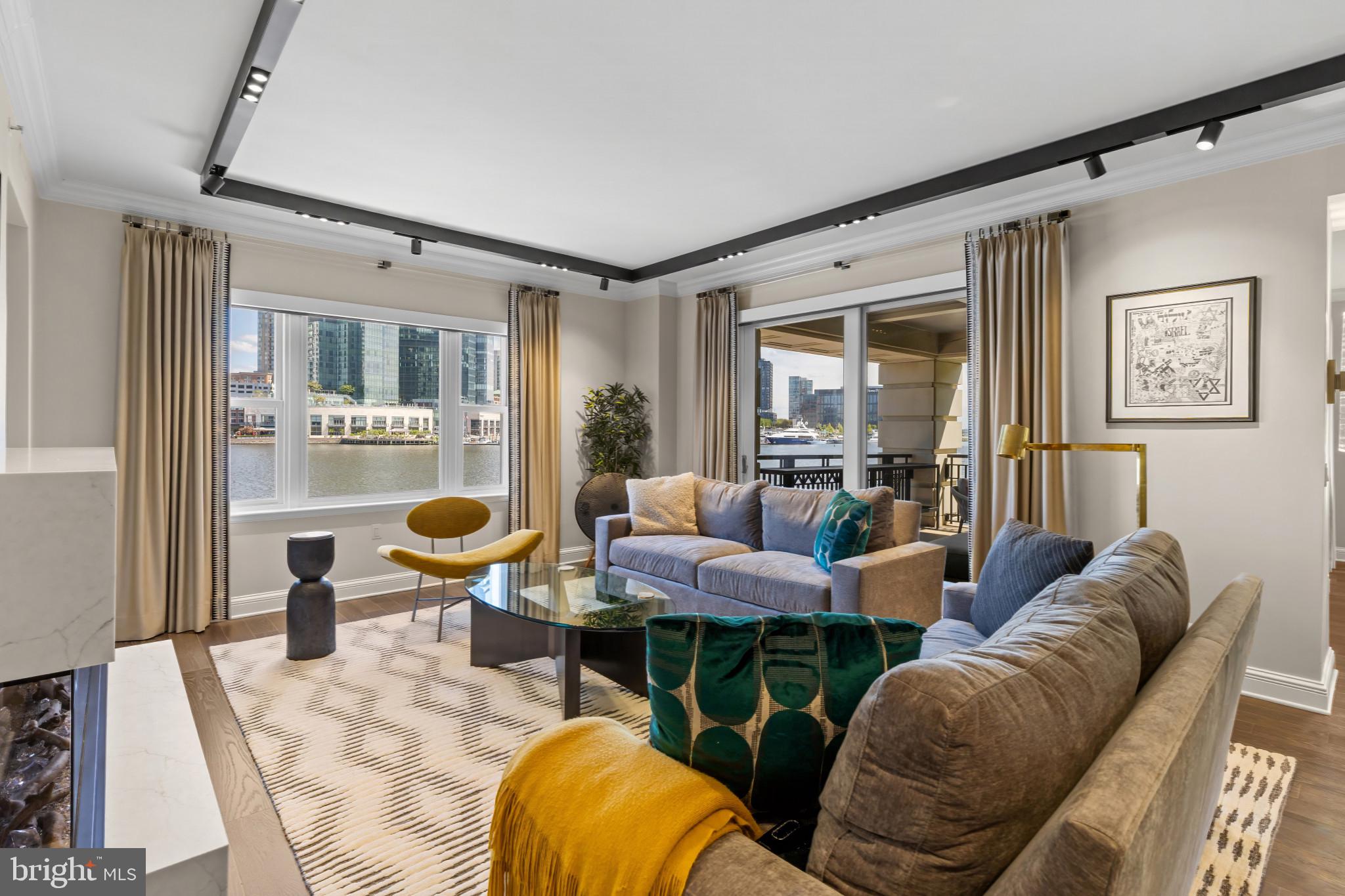 THE RITZ-CARLTON RESIDENCES - Residential