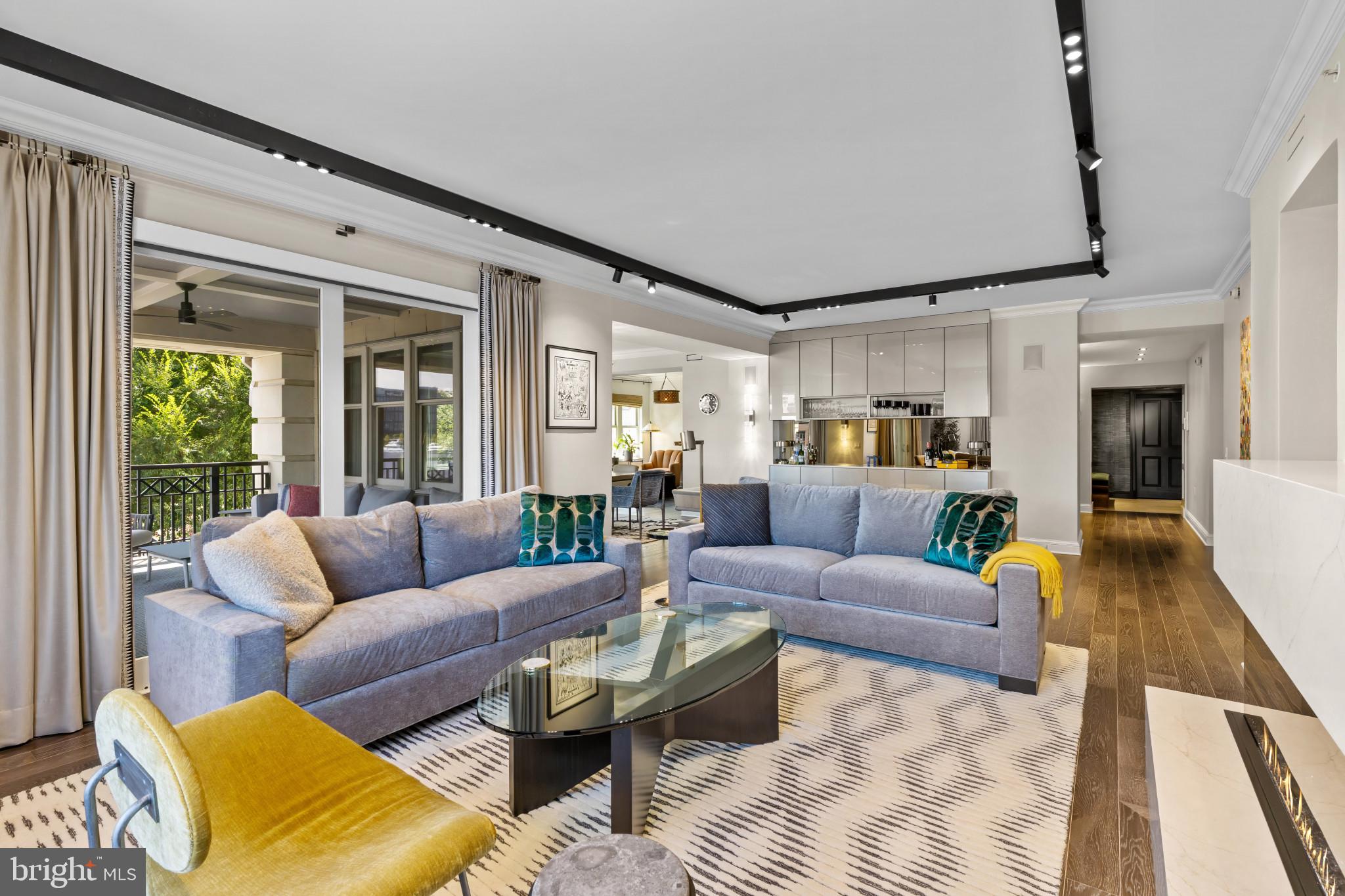 THE RITZ-CARLTON RESIDENCES - Residential