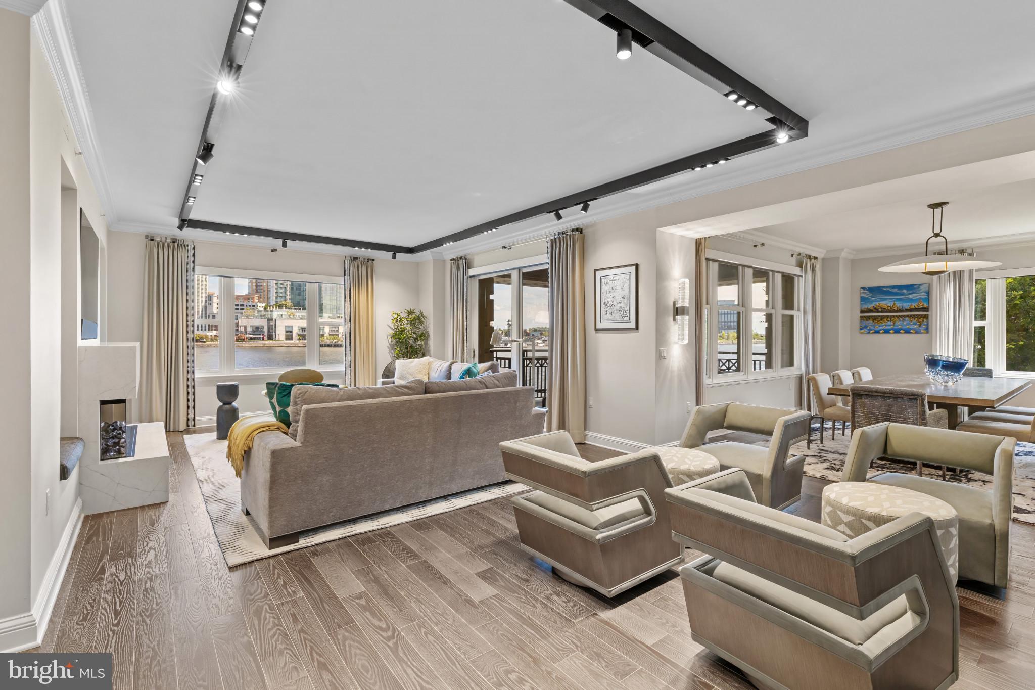 THE RITZ-CARLTON RESIDENCES - Residential