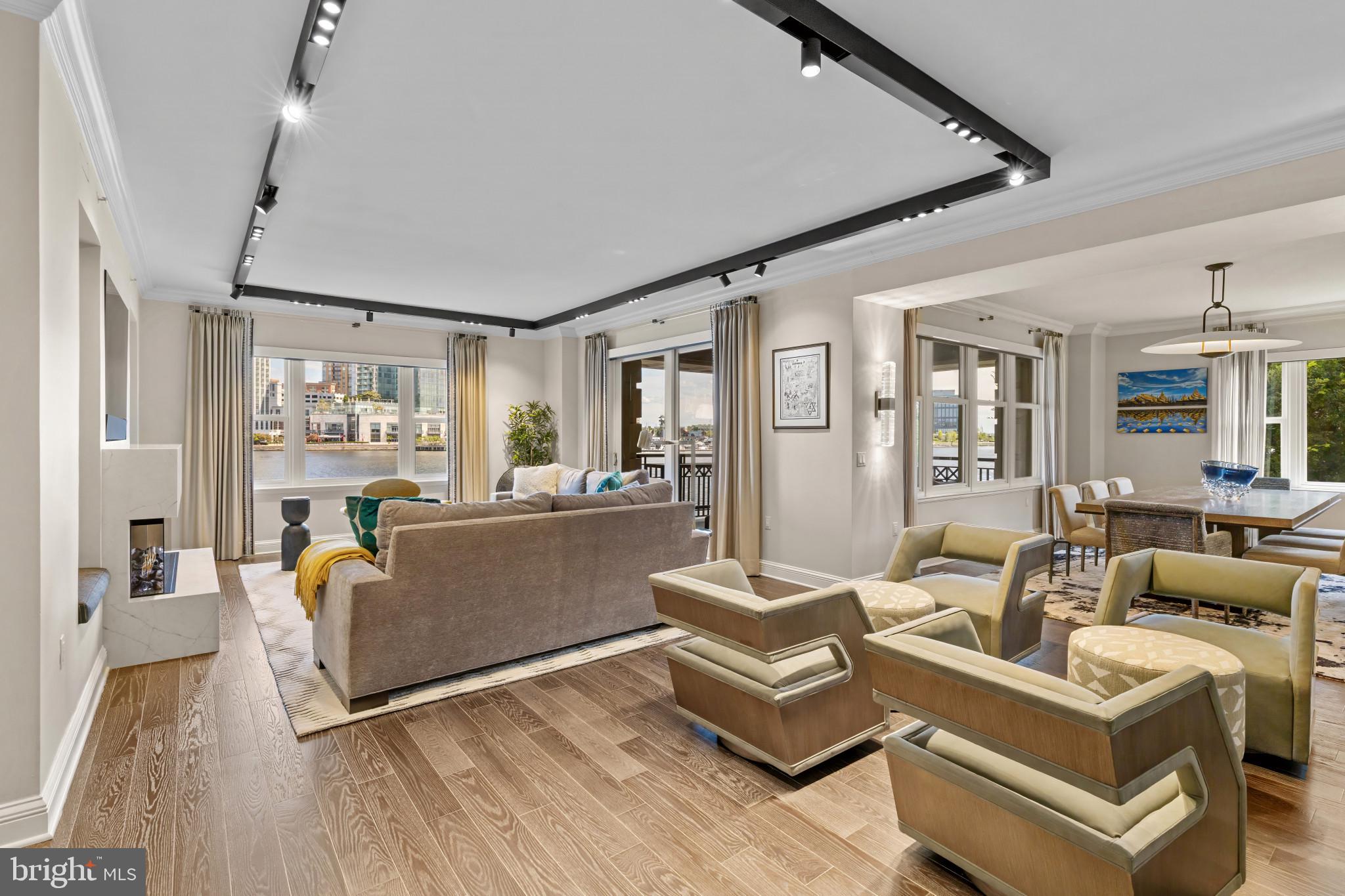 THE RITZ-CARLTON RESIDENCES - Residential