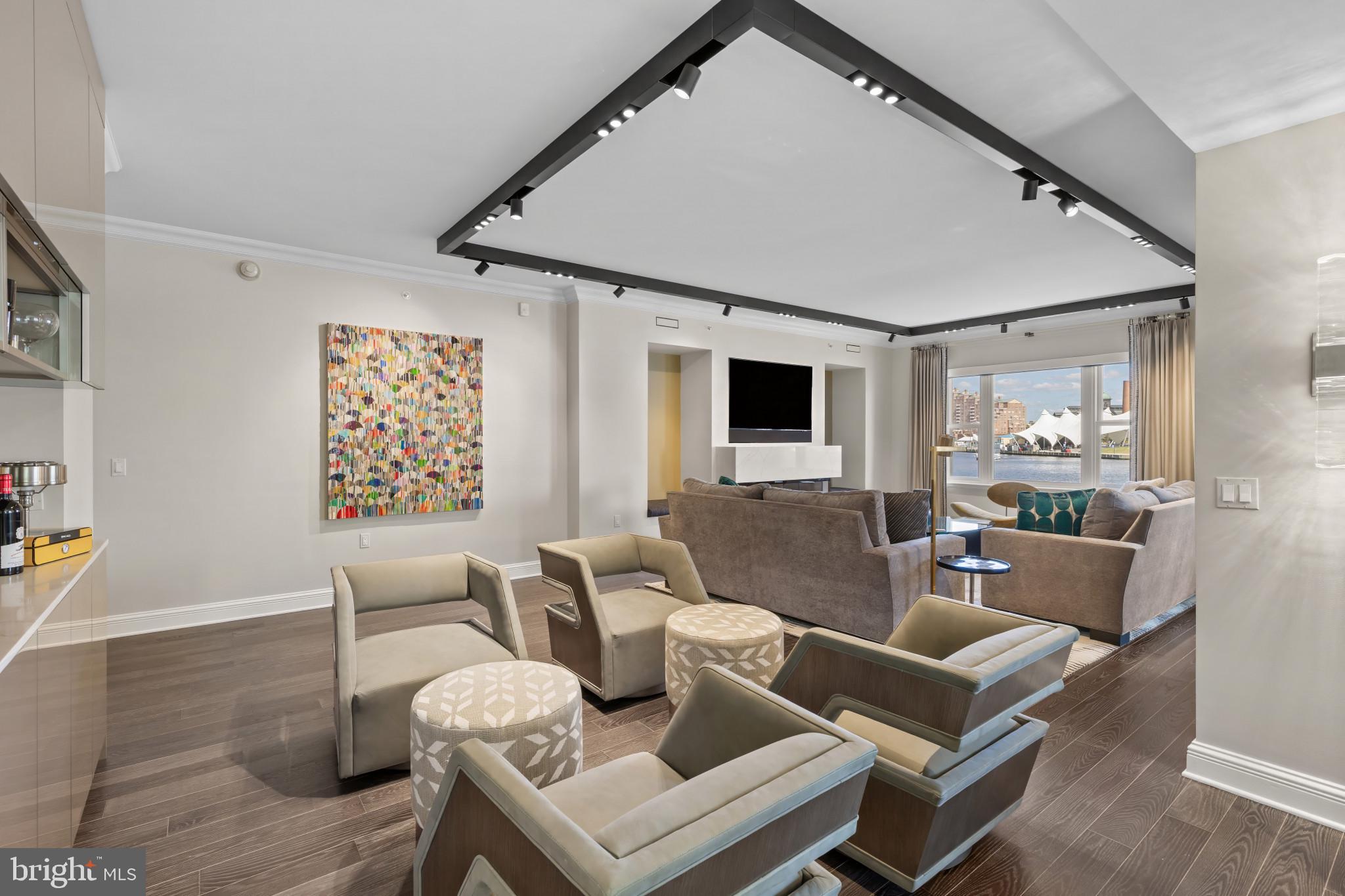 THE RITZ-CARLTON RESIDENCES - Residential