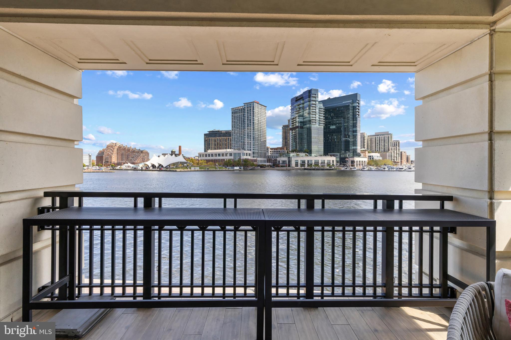 THE RITZ-CARLTON RESIDENCES - Residential